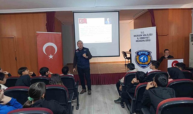 Mersin'de okullarda öğrencilere yönelik bilgilendirme faaliyetleri sürüyor