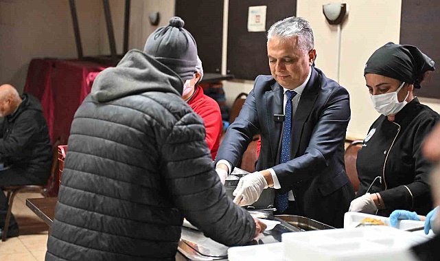Muratpaşa'da dayanışma sofrası büyüyor