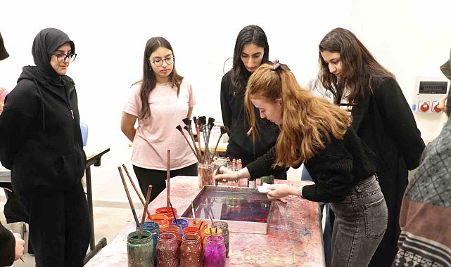 Muş'ta gençler için kültür-sanat atölyeleri devam ediyor