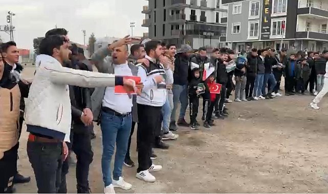 Nevşehir'deki Suriyeliler Esed rejiminin indirilişini halay çekerek kutladı