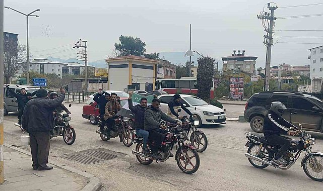 Osmaniye'deki Suriyeliler Esed'in gidişini kutladı