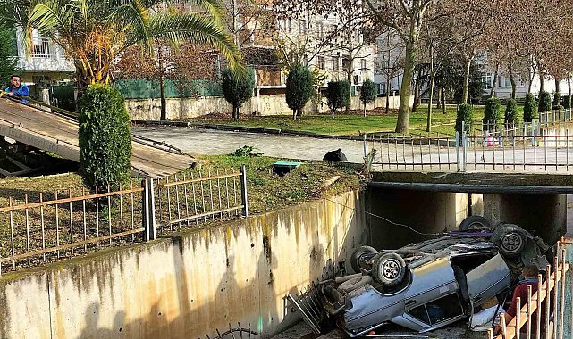 Otomobil dereye uçtu, o anlar kamerada