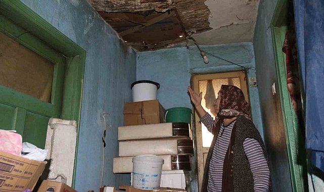 Penbegül teyze akan çatısına yardım bekliyor