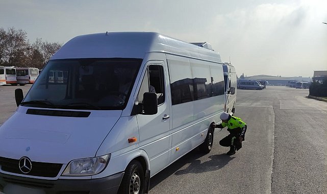 Polis ekiplerince Eskişehir&#039;de kış lastiği denetimlerine başlandı