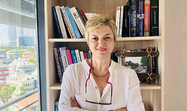 "Sosyal medyayı yasaklamak yerine bilinçli kullanım öğretilmeli"