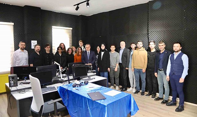 Rektör Prof. Dr. Altun, Üniversite FM'e canlı yayın konuğu oldu