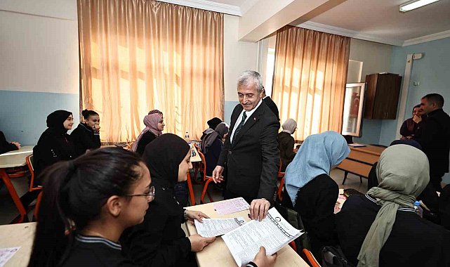 Şahinbeyli öğrenciler Umre için ter döktü