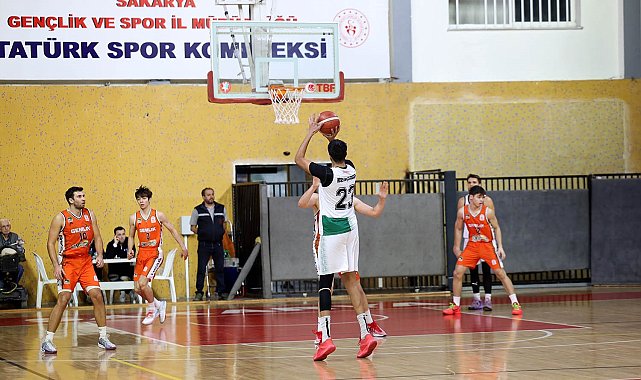 Sakarya Büyükşehir Basket takımının hedefi Bornova'da mutlak galibiyet