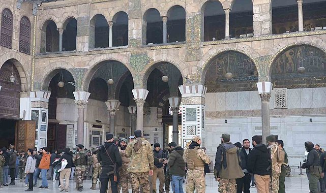 Şam'daki tarihi Emevi Camii görüntülendi: Suriyeliler camiye akın etti