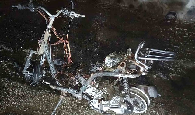 Samsun'da seyir halindeki motosiklet yandı