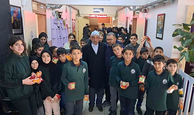 Şehit babası oğlunun isminin verildiği okulu ziyaret etti