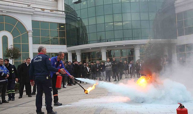 Serdivan Belediyesi personeline yangın eğitim ve tatbikatı semineri