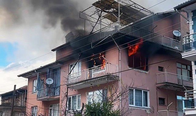 Simav'da korkutan ev yangını