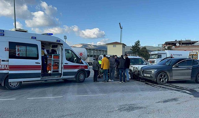 Söke'de trafik kazası: 3 yaralı