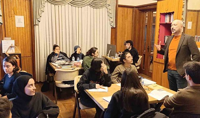 Söke'nin gençleri kitabevinden memnun