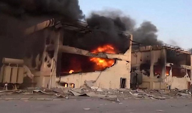 SON DAKİKA...Tansiyon zirvede: İsrail Yemen'i vurdu: Husilerden yanıt gecikmedi!  DSÖ Başkanı saldırılara havalimanında yakalandı