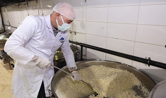 Sultangazi Belediyesi'nden 3 öğün sıcak yemek