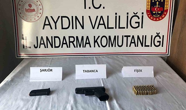 Şüphe üzerine durdurulan araçta silah ele geçirildi