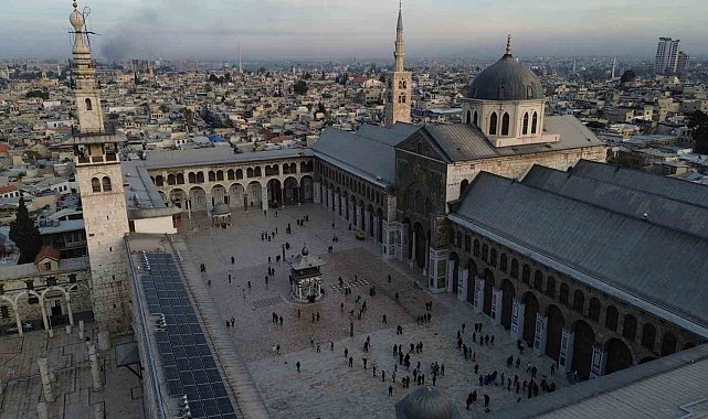 Suriyeliler, tarihi Emevi Camii'ne akın etmeye devam ediyor