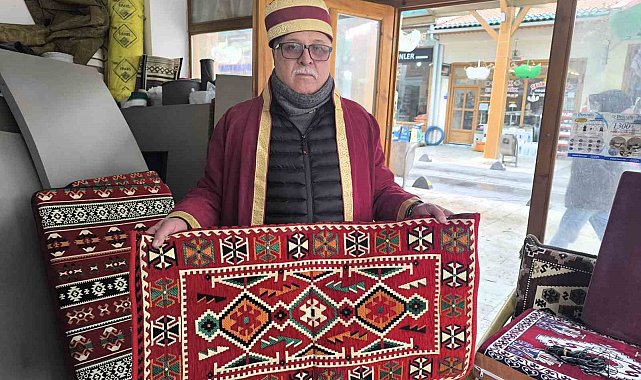 Tarihi mesleği yaşatmaya çalışıyor