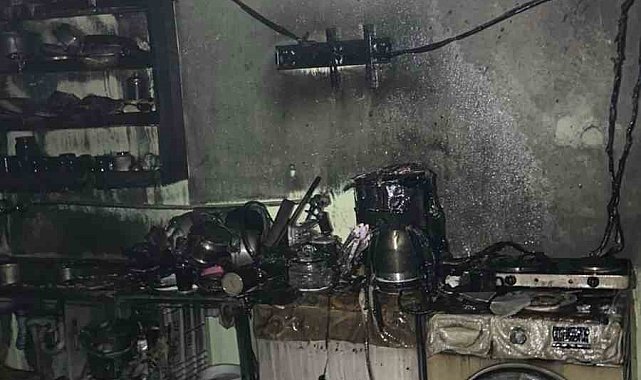 Tarsus'ta narenciye paketleme fabrikasında yangın