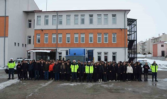 Tercan'da emniyet kemerinin önemi anlatıldı