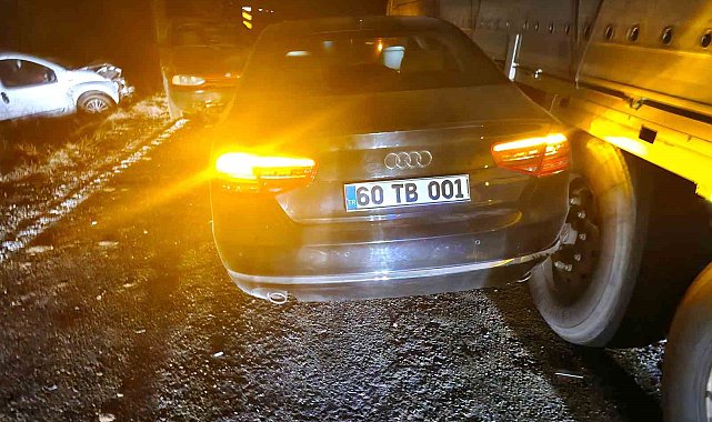 Tokat Belediye Başkanı Yazıcıoğlu'nun bulunduğu makam aracı zincirleme trafik kazasına karıştı