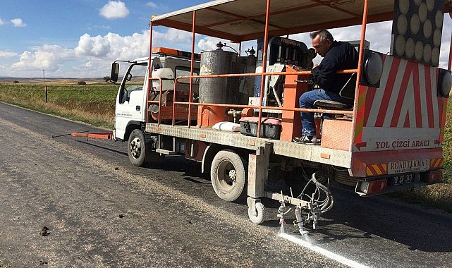Tomarza'nın Pusatlı mahallesinde yol güvenliği artırıldı