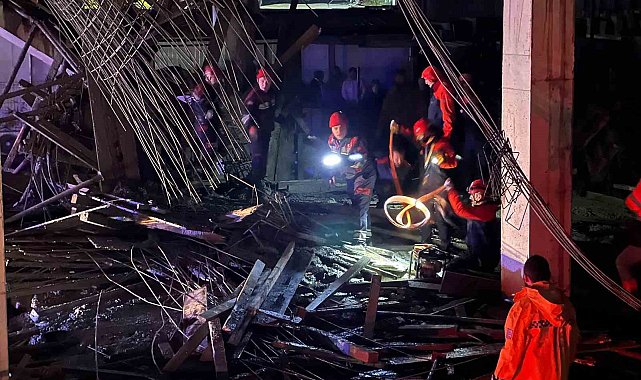 Trabzon'da çöken inşaat iskelesinin altında kalan işçiyi arama çalışmaları sürüyor