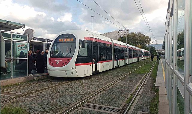 Tramvay ve otobüsler Türkiye'nin yarısını taşıdı