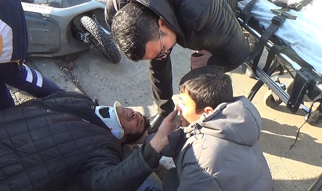 Tramvayın çarptığı mobilet sürücüsü oğlunu teselli etti: "Yürüyebiliyor musun oğlum"