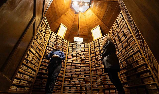 Türkiye'nin en önemli, paha biçilemez kitapları 195 yıllık bu kütüphanede