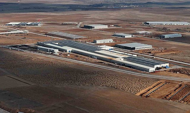 Türkiye&#039;nin ilk raylı OSB&#039;sinde fabrikalar yükseliyor