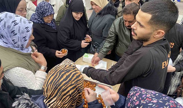 Ücretsiz lokma dağıtımı izdihama neden oldu