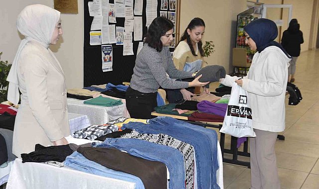 Üniversiteli kız öğrencilerinden örnek davranış