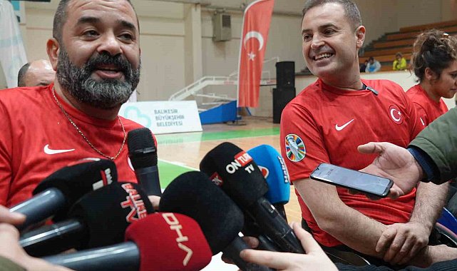 Ünlüler şampiyonlara karşı