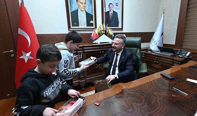 Vali Aksoy, zihinsel engelli çocukları makamında ağırladı