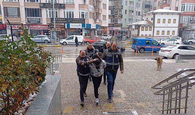 Yaşlı çifti 5 milyon TL dolandıran 2 şahıs tutuklandı