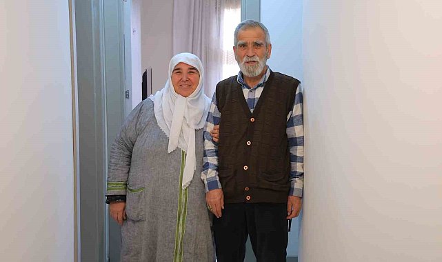 Yeni yuvasına kavuşan depremzede: "Biz evsiz de kalabilirdik ama vatansız olamayız"