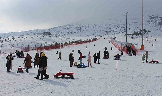 Yıldız Dağı Kayak Merkezinde hafta sonu yoğunluğu