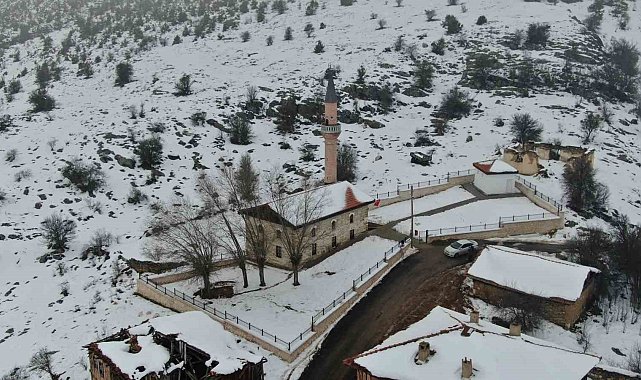 Yok olma riskiyle karşı karşıyaydı: Tarihi cami yeniden ibadete açıldı