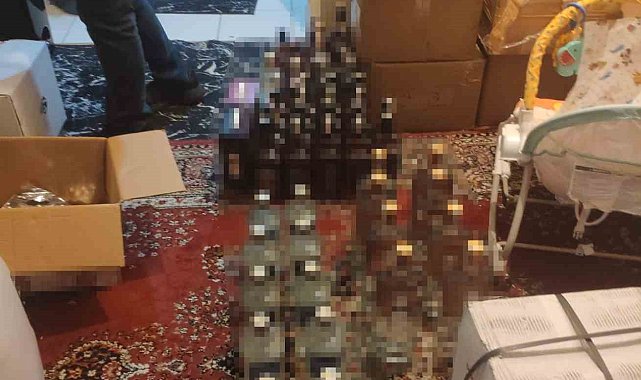 Zeytinburnu'nda yılbaşı öncesi sahte içki operasyonu: 300 litre ele geçirildi