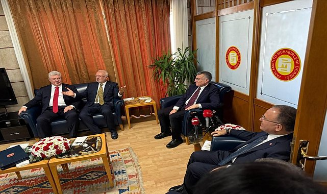AK Parti grubundan 10 Ocak Çalışan Gazeteciler Günü&#039;nde Parlamento Muhabirleri Derneği&#039;ne ziyaret