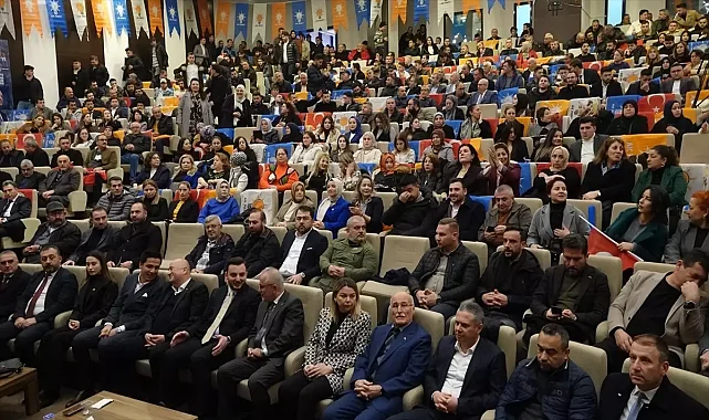 Ayhan Gider: AK Parti Kendisiyle Yarışıyor