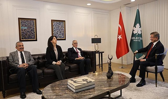 DEM Parti heyeti, Ahmet Davutoğlu&#039;nu ziyaret etti