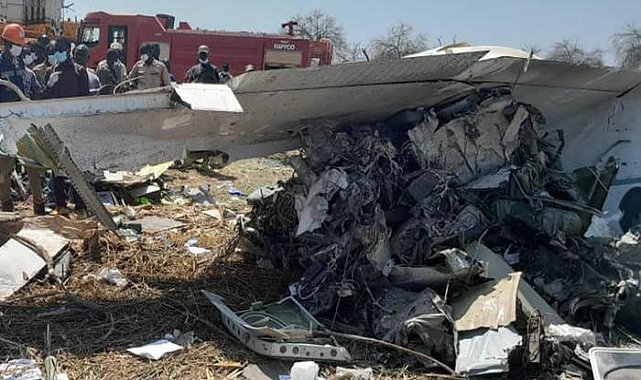 Güney Sudan&#039;da korkunç uçak kazası! Kalkmasıyla düşmesi bir olmuş... 18 kişi hayatını kaybetti