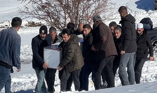 Kaya parçası 12 yaşındaki Ceyhun'u hayattan kopardı... Gözyaşları içinde toprağa verildi