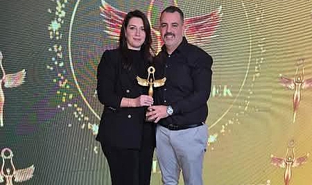 Psikolojik ve Aile Danışmanı Yılın En İyisi Ödülünü Aldı