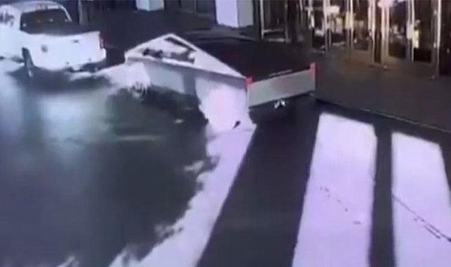 Trump'ın otelinin önünde korkutan anlar! Cybertruck patladı: 1 ölü, 7 yaralı