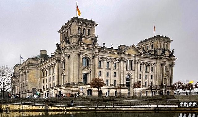 Trump&#039;ın savunma harcamalarının yüzde 5&#039;e çıkarılması talebi Almanya&#039;yı karıştırdı